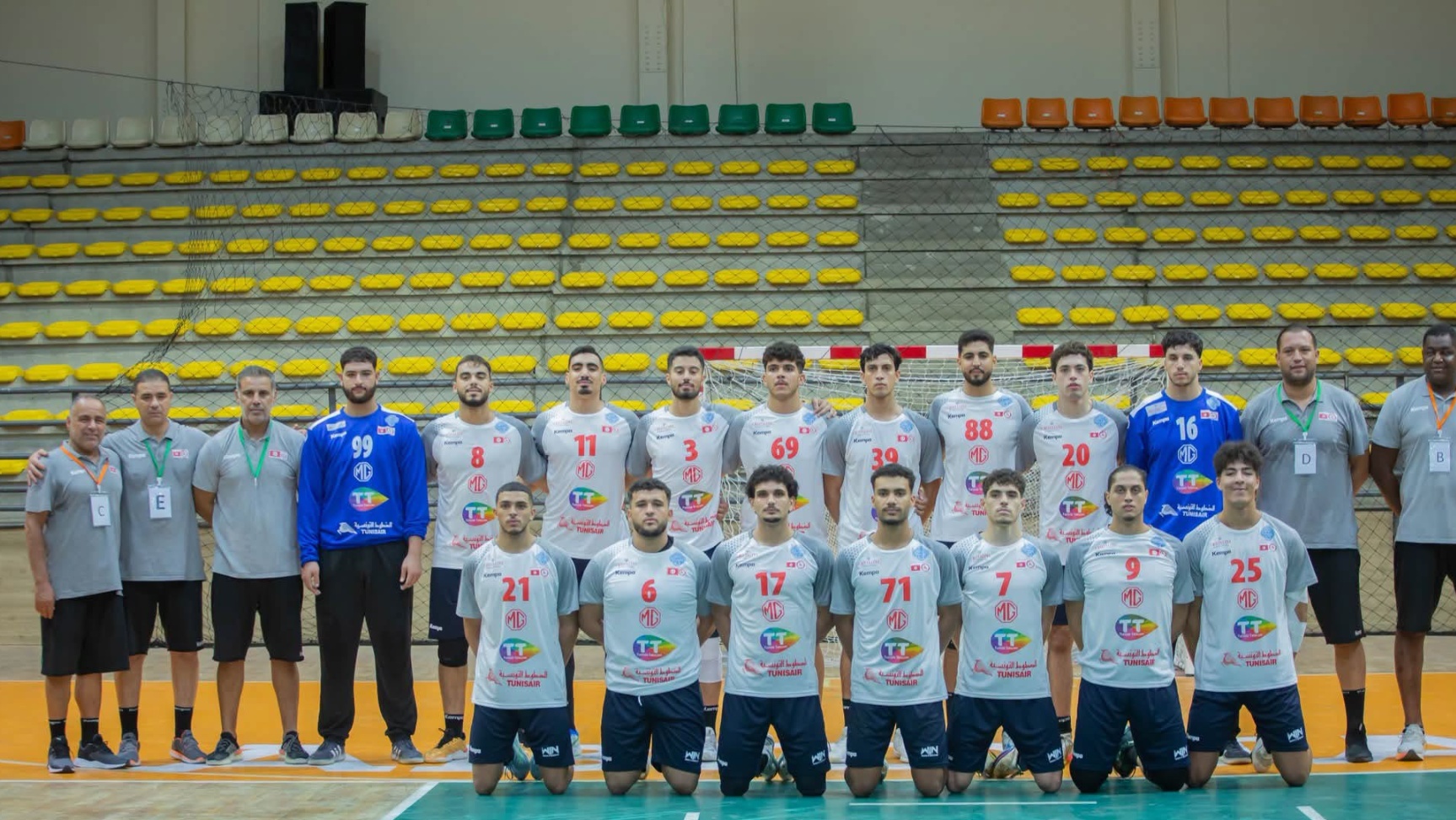 بطولة أمم افريقيا لكرة اليد للأواسط: المنتخب التونسي يفوز على نظيره الليبي  ويتأهل الى ربع النهائي